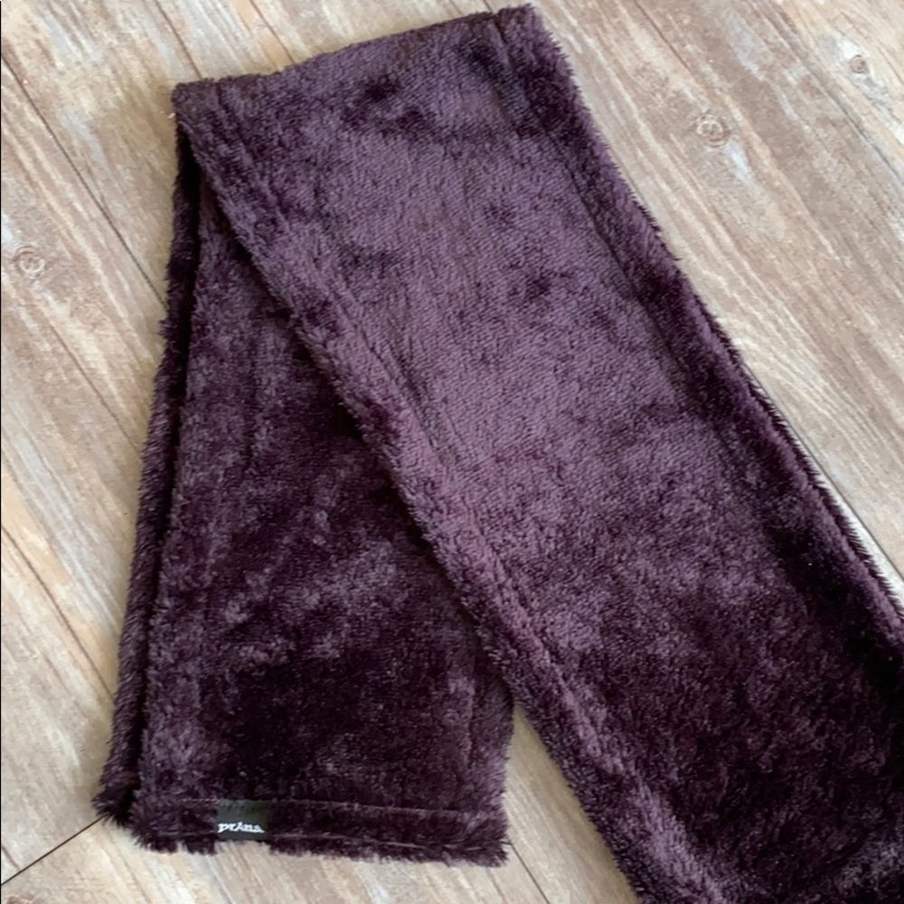 PrAna fleece lined scarf